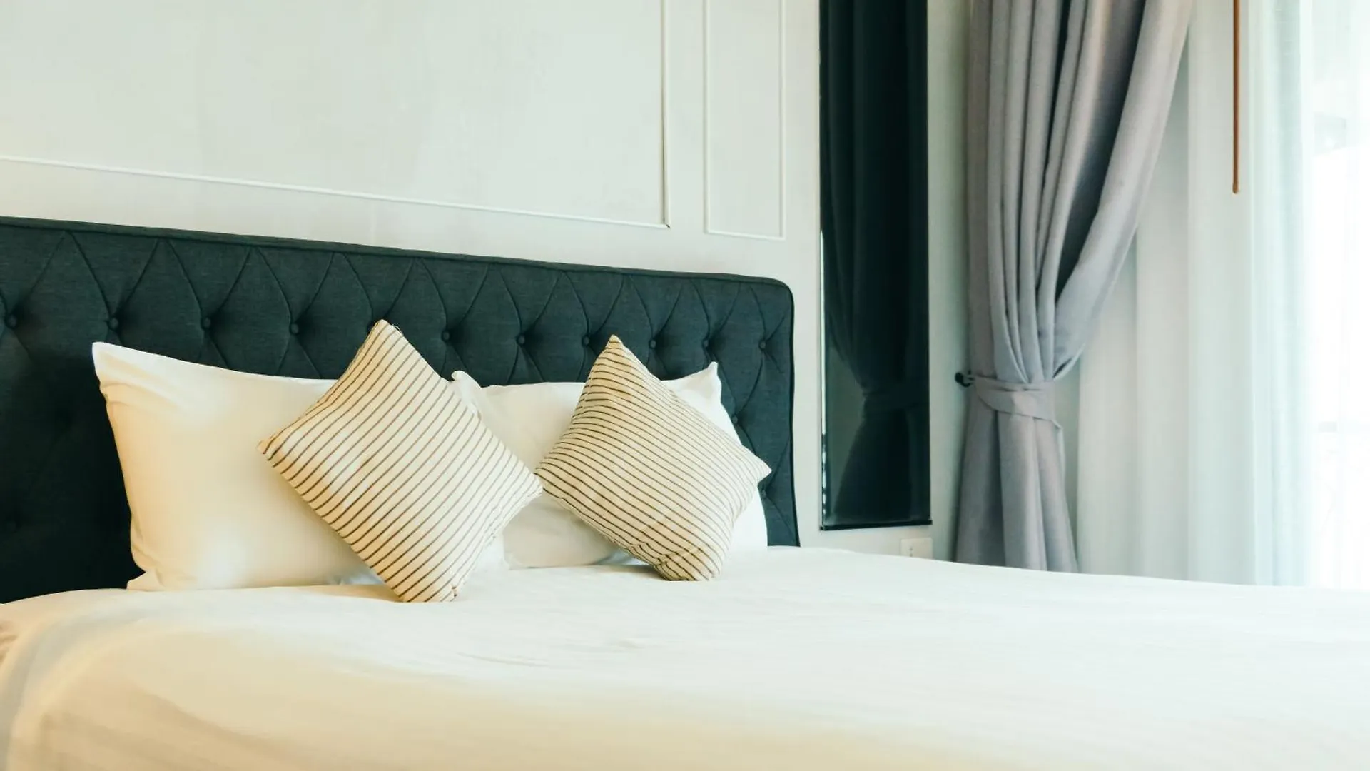 El De Seven Inn Luxury Hotel Near Igi Airport