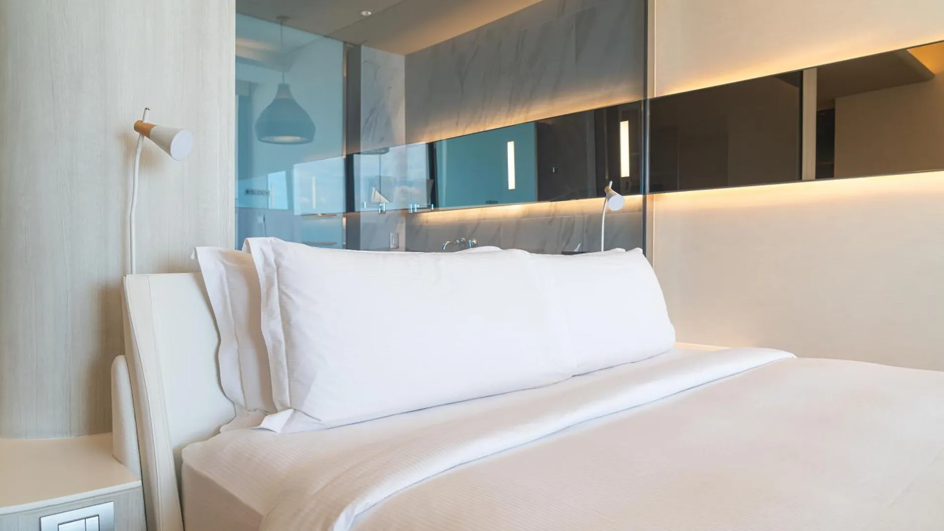El De Seven Inn Luxury Hotel Near Igi Airport  New Delhi